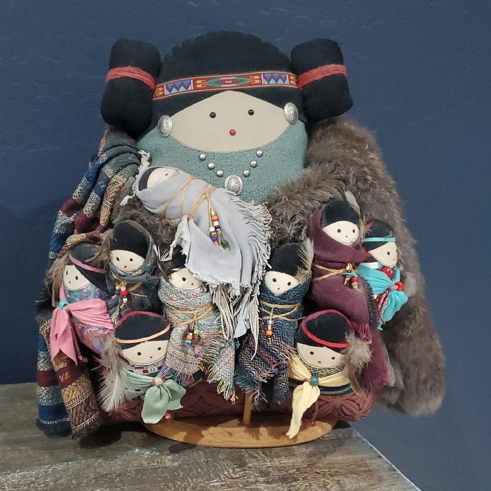 Vintage Navajo Multicolor Fabric Native American Dolls Mom Babies Tribal Fur